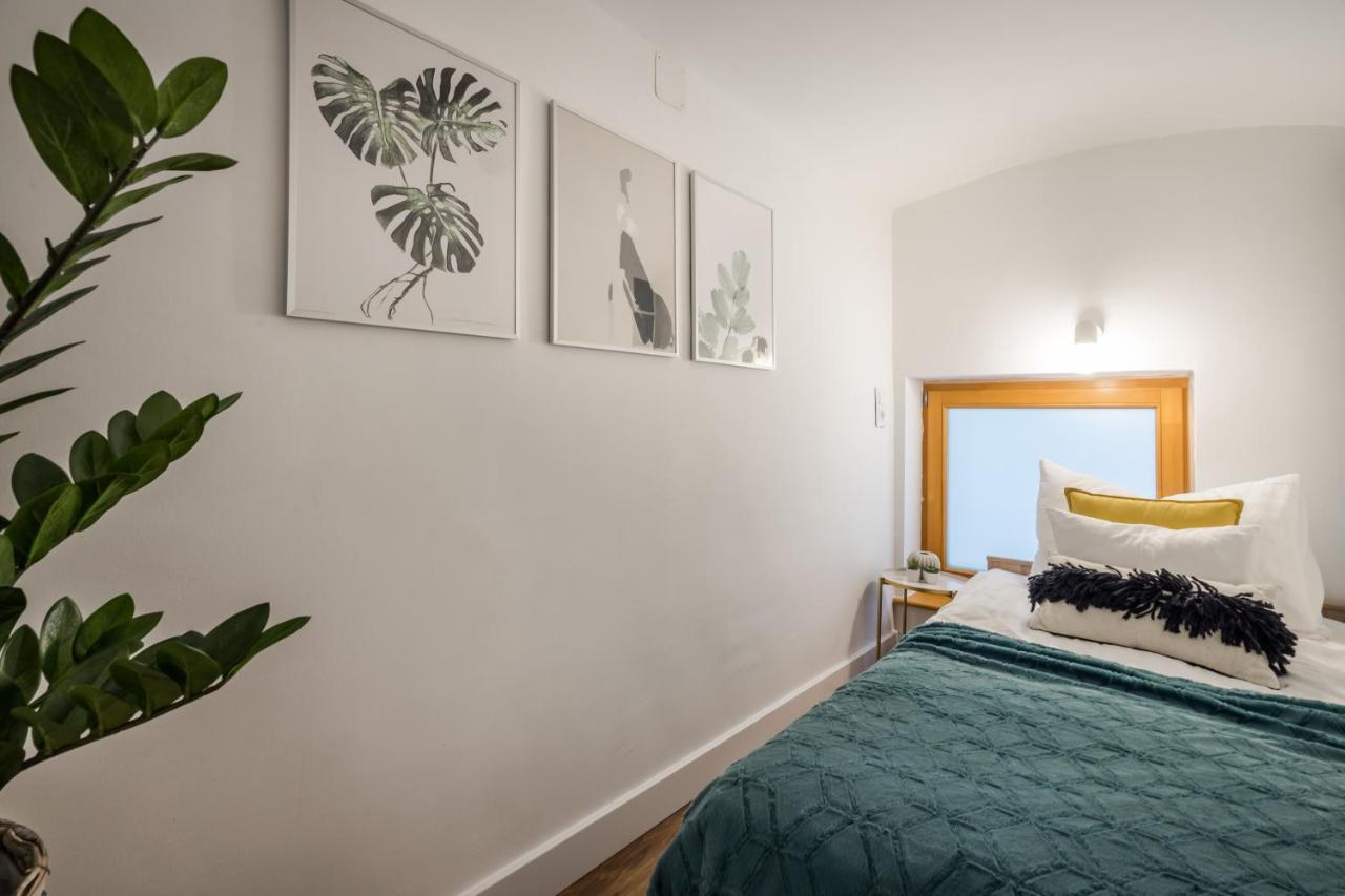 Colorful Designer Home In The Heart Of Budapest Ngoại thất bức ảnh