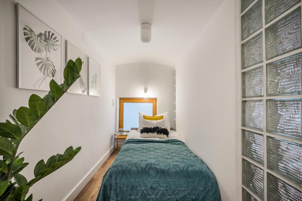 Colorful Designer Home In The Heart Of Budapest Ngoại thất bức ảnh